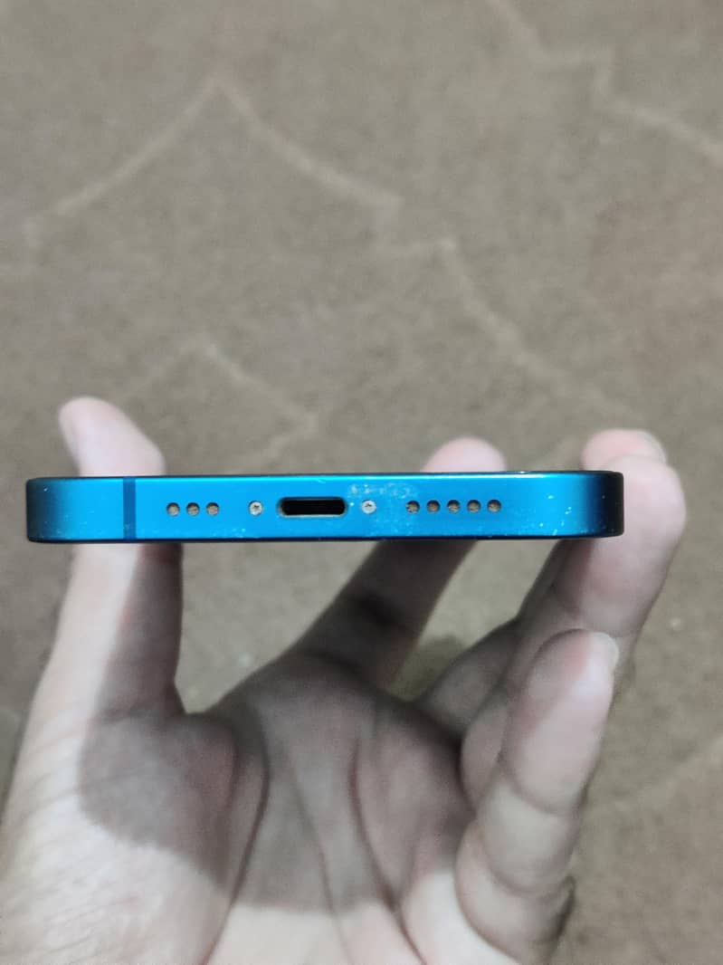 Apple iPhone 13 2