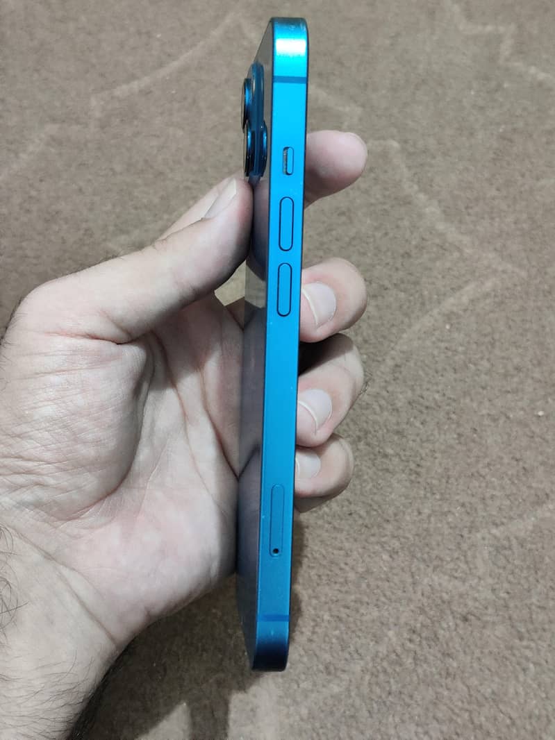 Apple iPhone 13 3