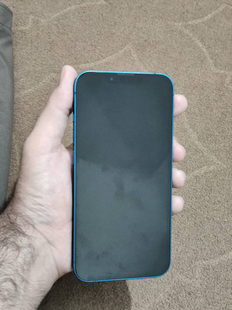 Apple iPhone 13 5