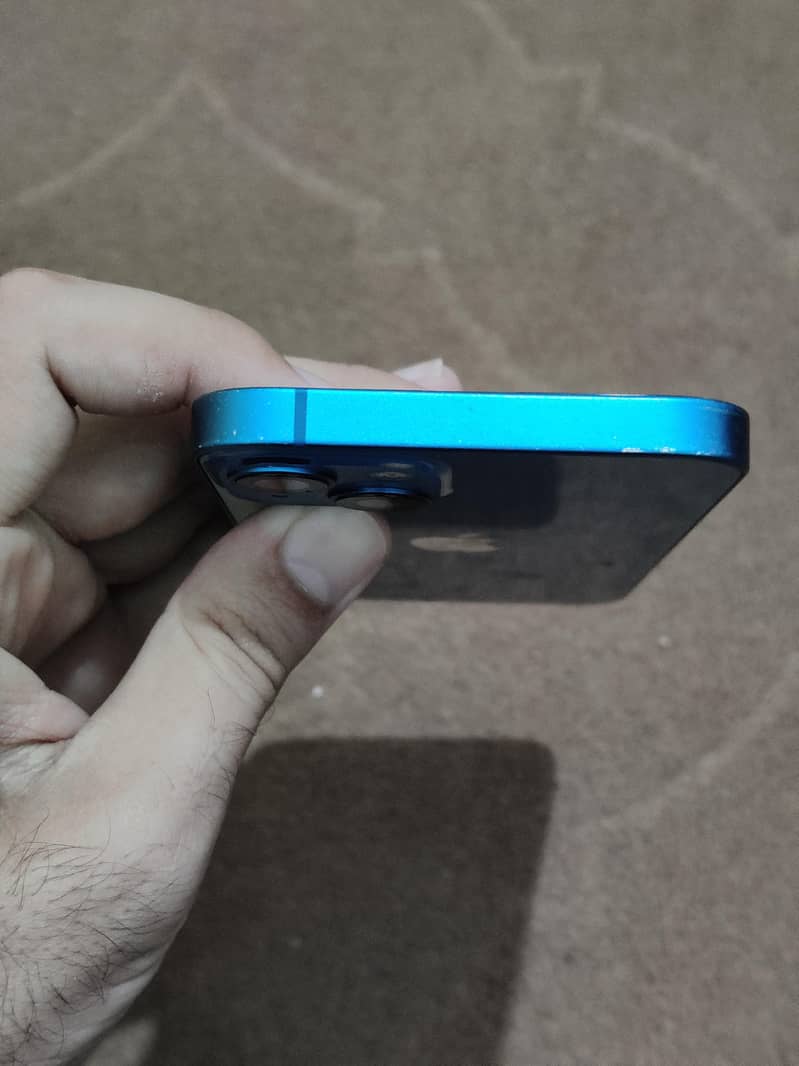 Apple iPhone 13 6
