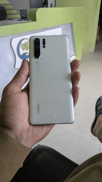 Huawei P30 Pro In Good Condition