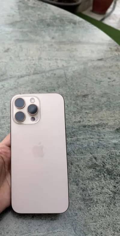 Apple iPhone 16 Pro Max