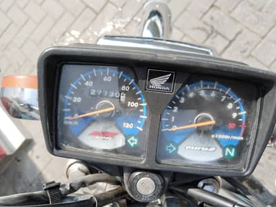Honda 125 Black 2023 original file original card and 1st owner