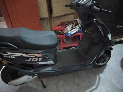 Eveon Joy Electric Scooter 2026 – 10/10 Condition (Low Mileage)