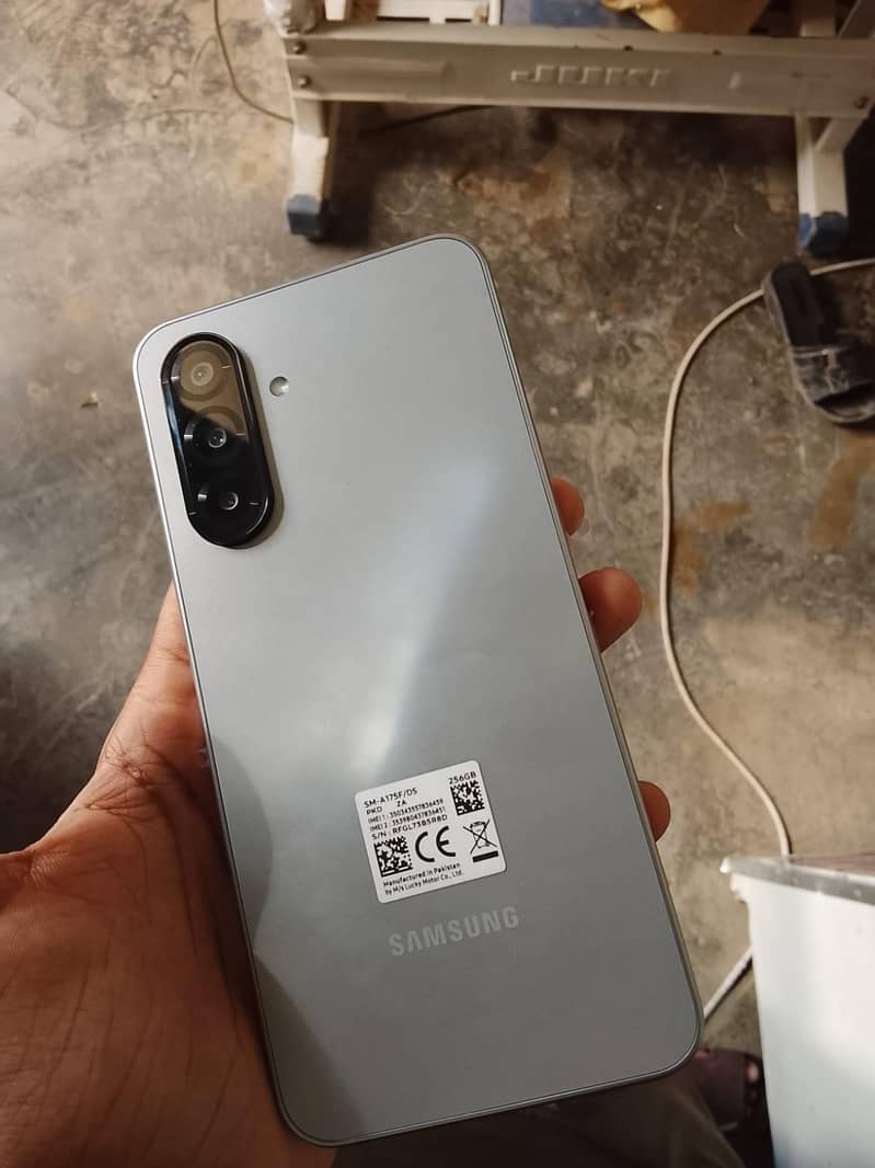 Samsung A17 4