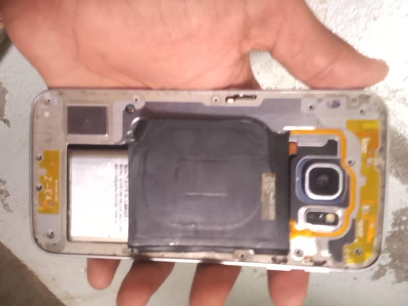 Samsung Mobile J6 eage 0
