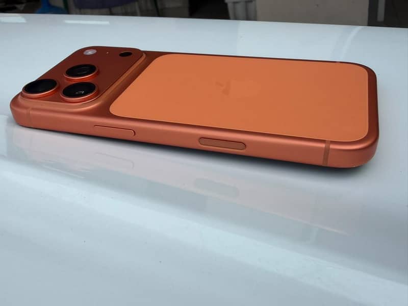 Apple iPhone 17 Pro 12