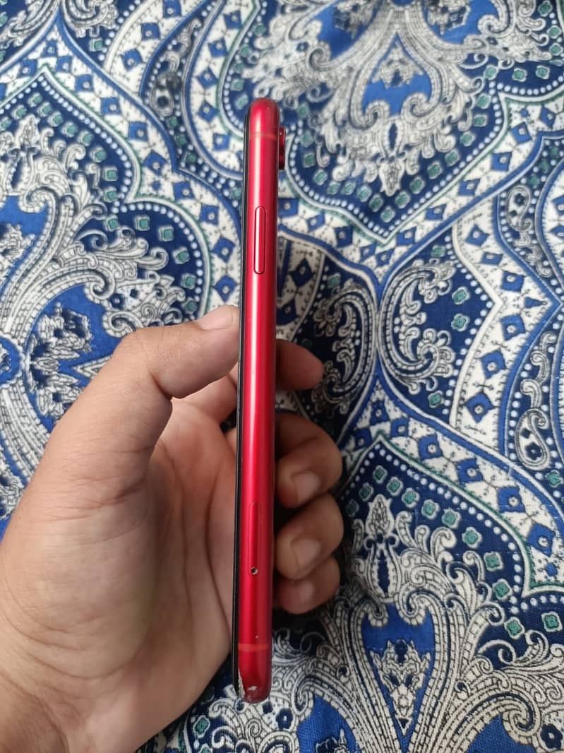Apple iPhone XR 6