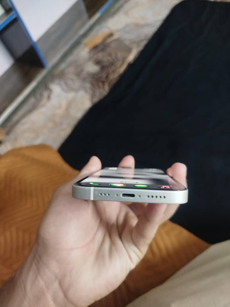 Apple iPhone 13 3