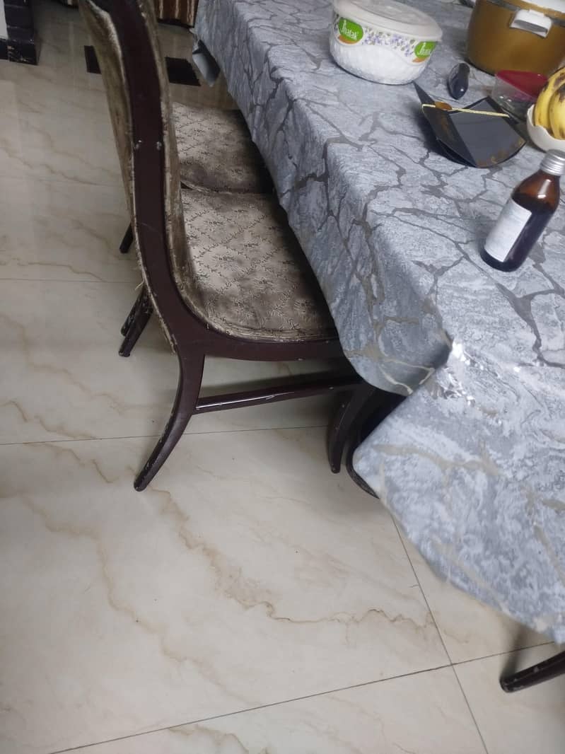 6 seater dining table 4