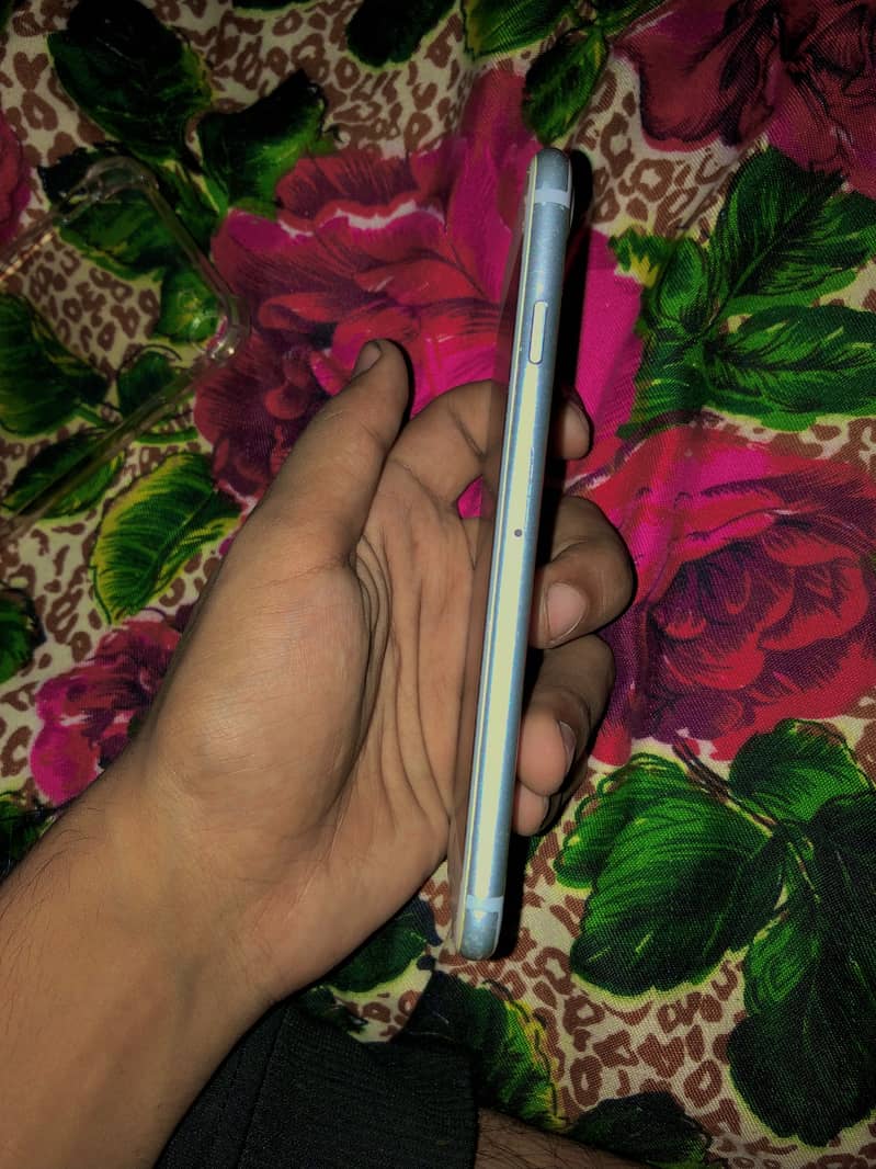 Apple iPhone 7 1