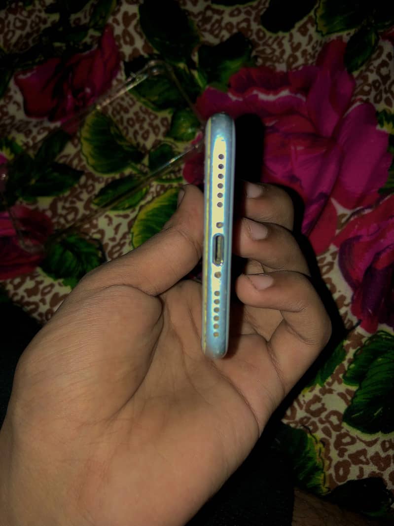 Apple iPhone 7 2