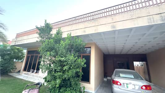 One Kanal Used Modern Design Bungalow For Sale At Prime Location Of DHA Lahore Near To Park Masjid & Commercial Market.