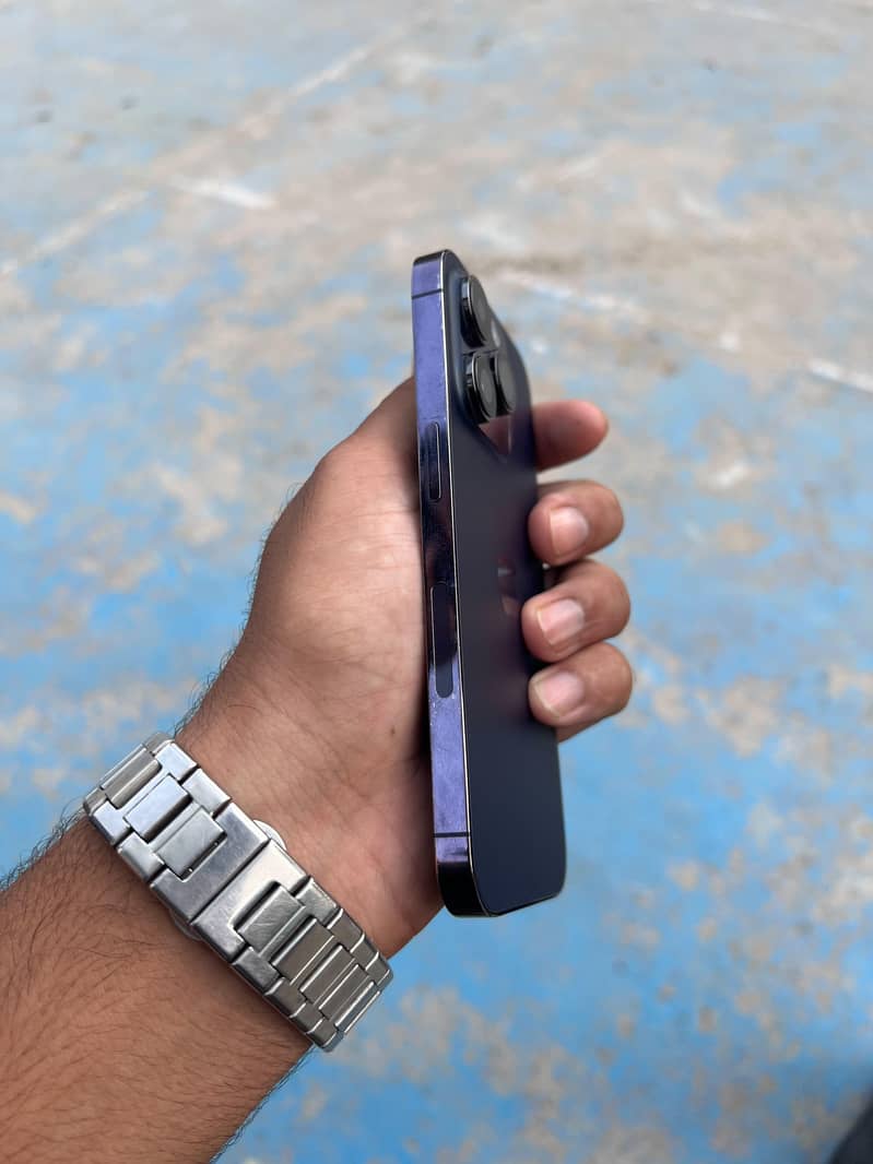 Apple iPhone 14 Pro 4