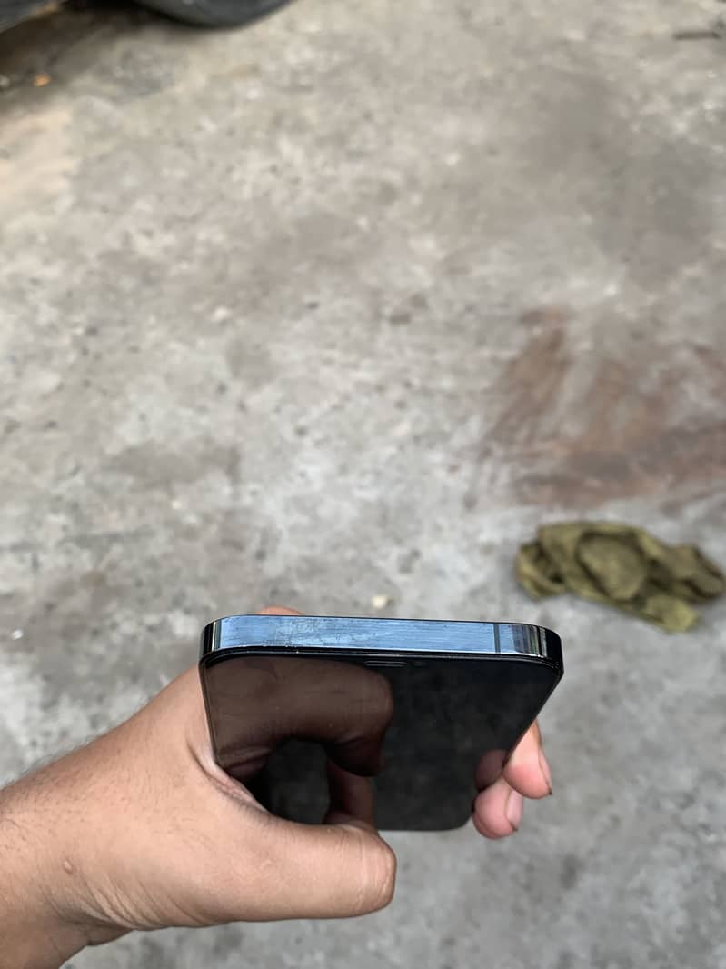 Apple iPhone 12 Pro Max 3