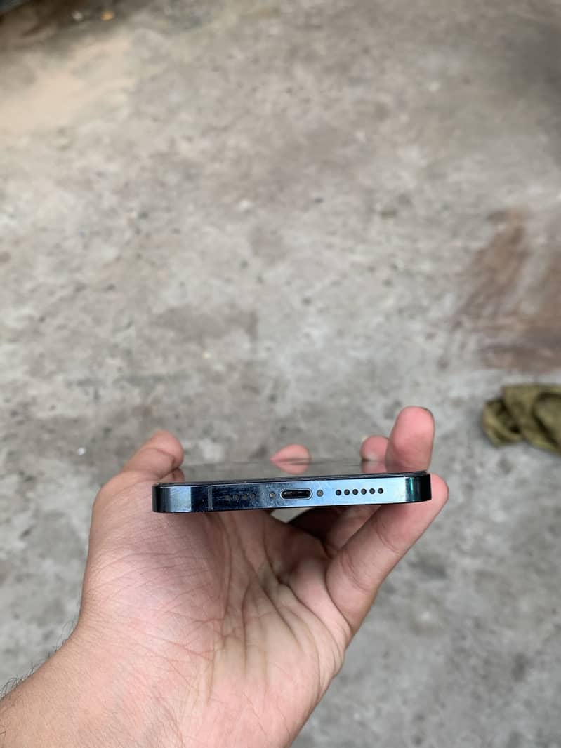 Apple iPhone 12 Pro Max 4