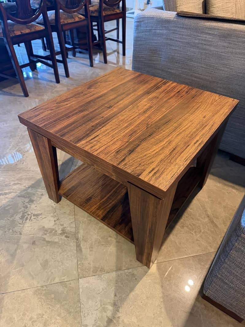 Coffee table + 2 sides 1