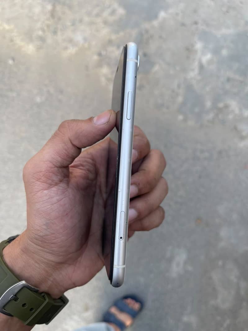 Apple iPhone XR 3