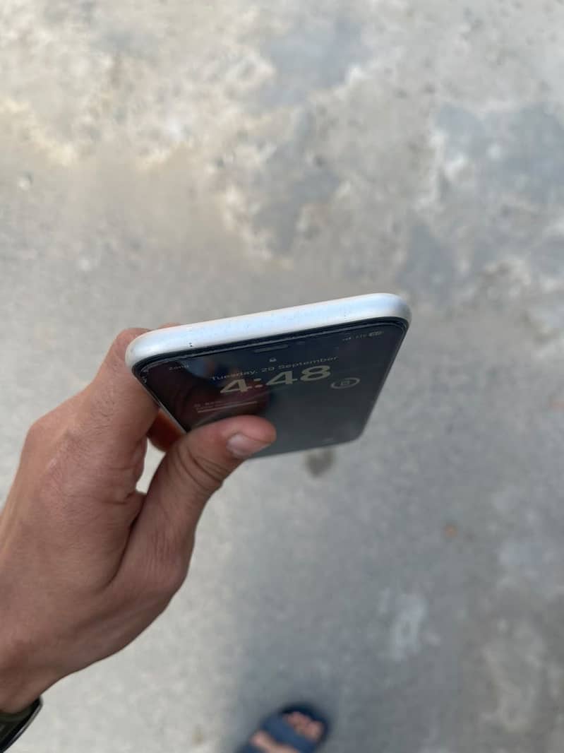 Apple iPhone XR 4