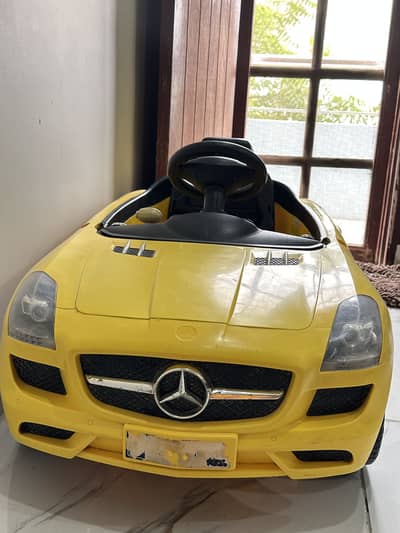 Kids battery operated car