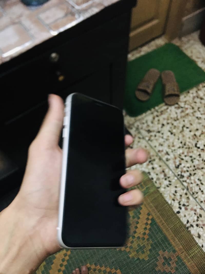 Apple iPhone XR 2