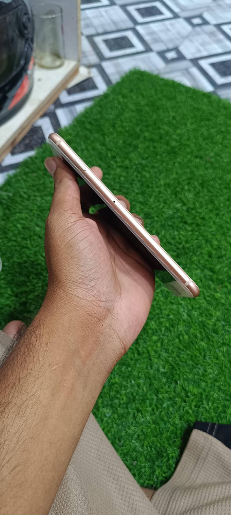 Apple iPhone 8 Plus 3