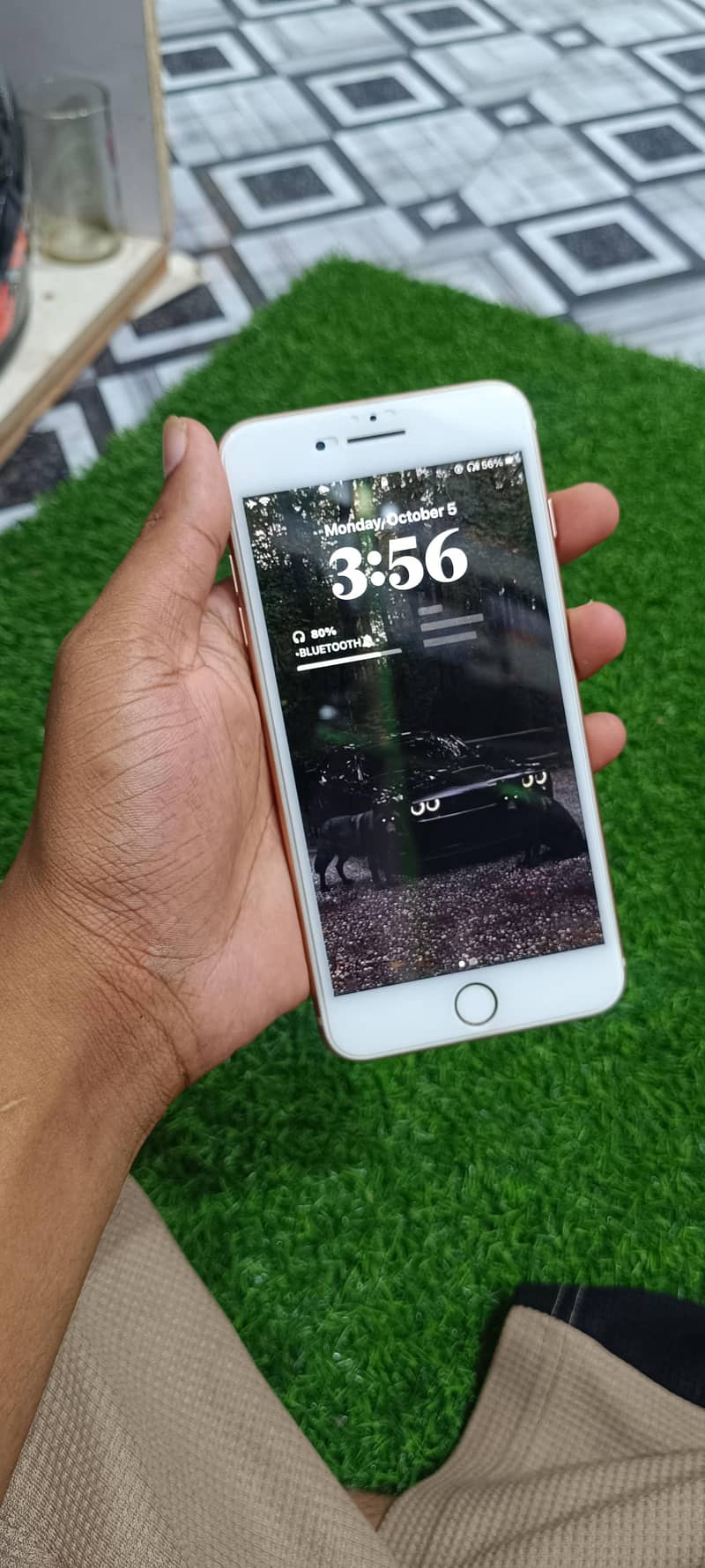 Apple iPhone 8 Plus 4