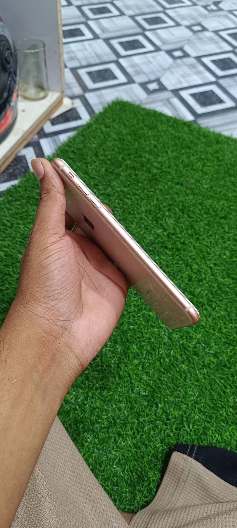 Apple iPhone 8 Plus 5
