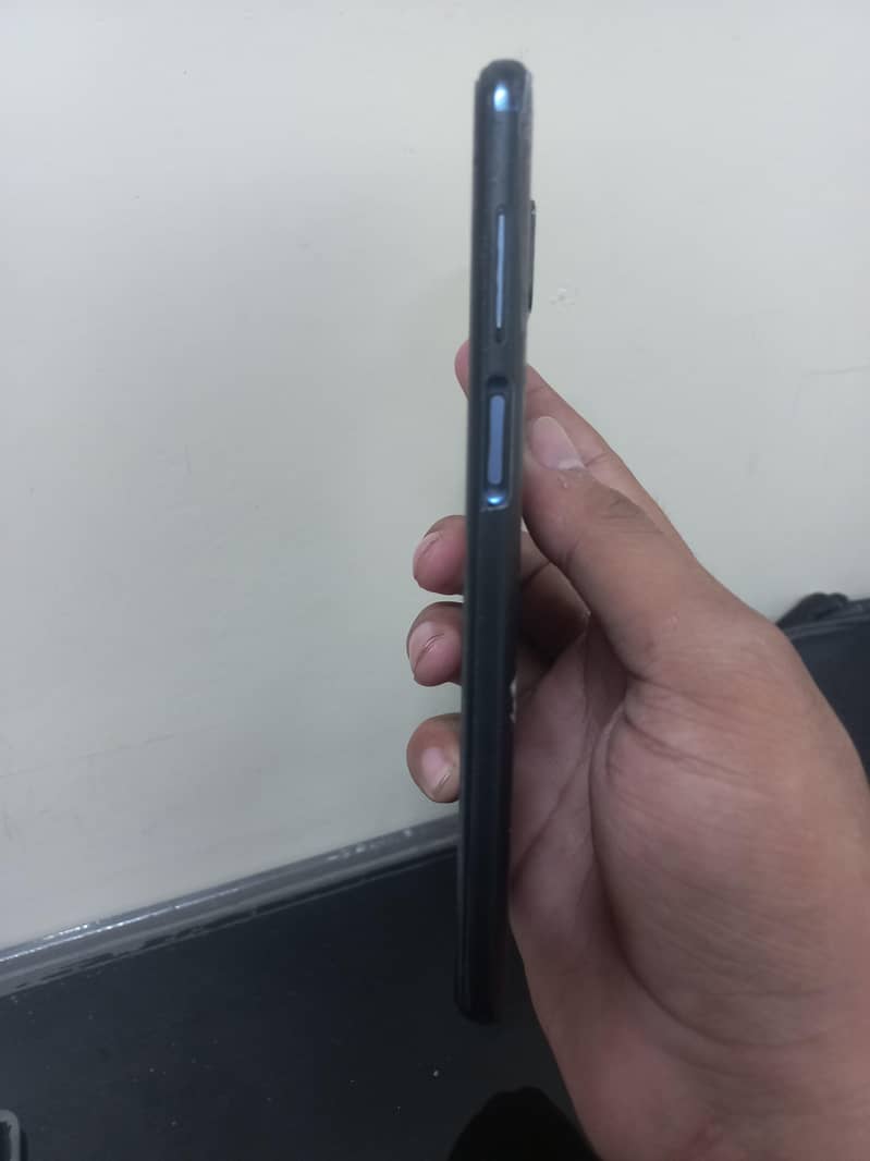 Xiaomi Redmi Note 9S 3