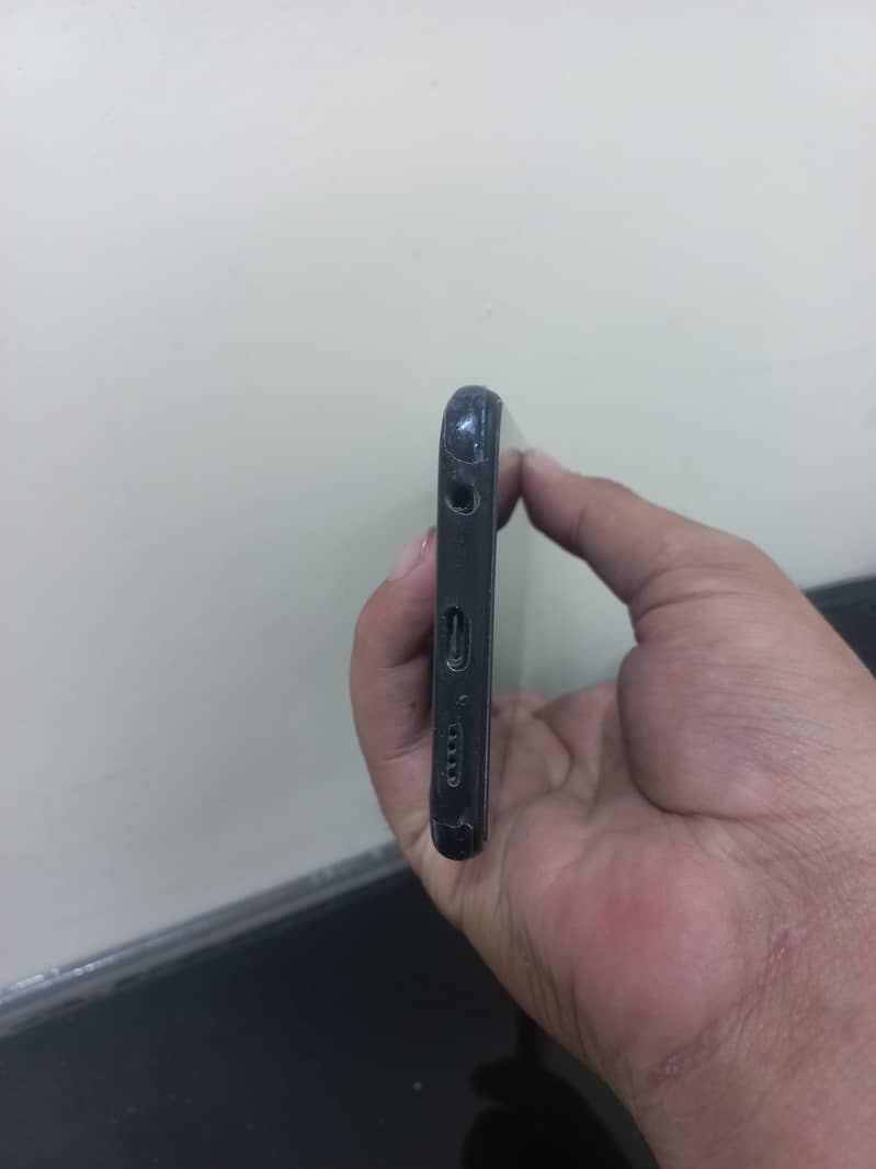 Xiaomi Redmi Note 9S 4