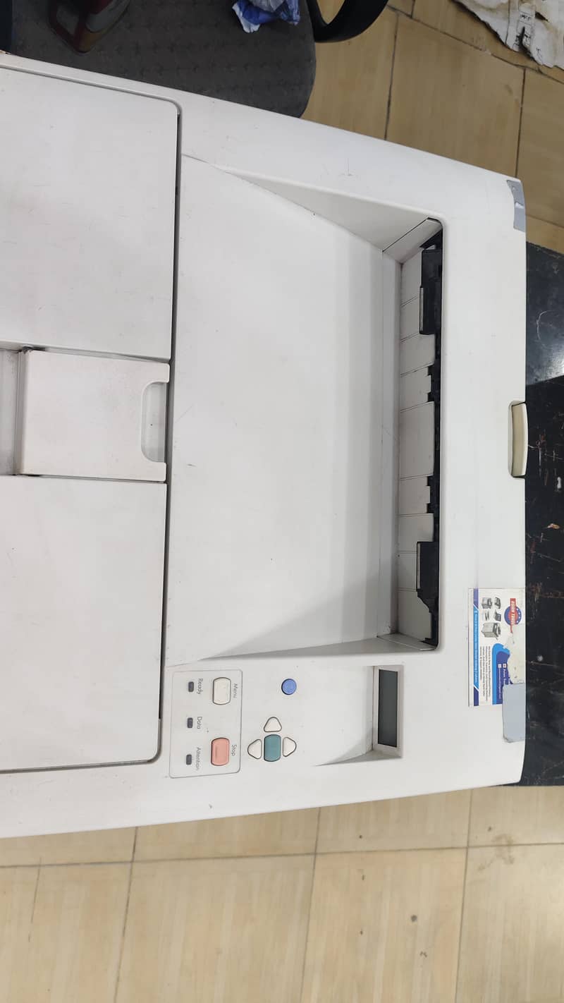 HP Laserjet 5200n Printer 0