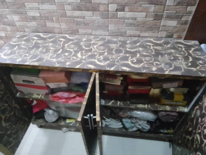 sideboard (counter) 6