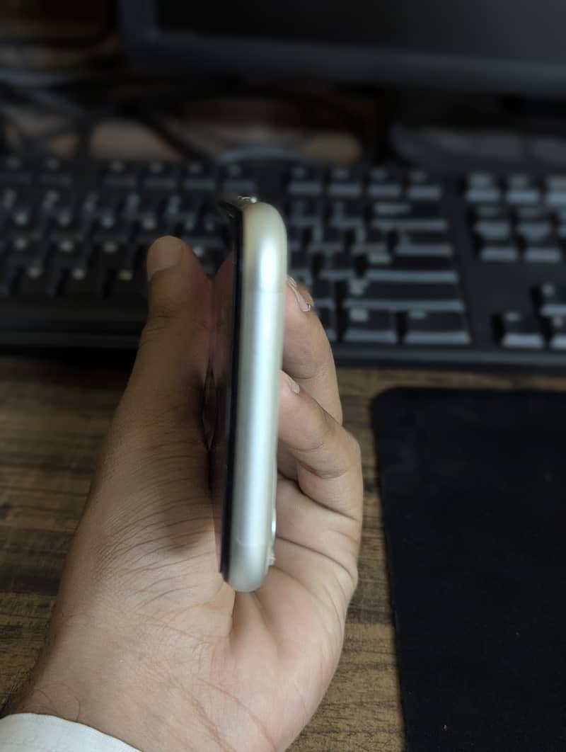 Apple iPhone 11 5