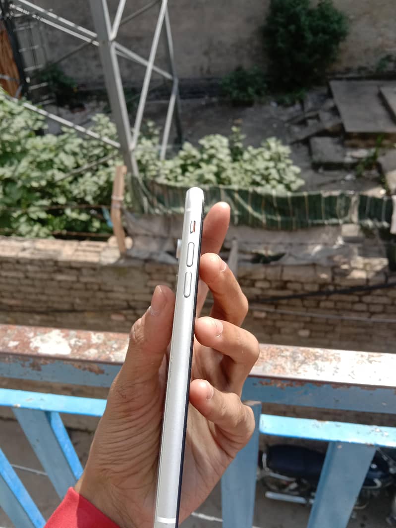 Apple iPhone XR 3