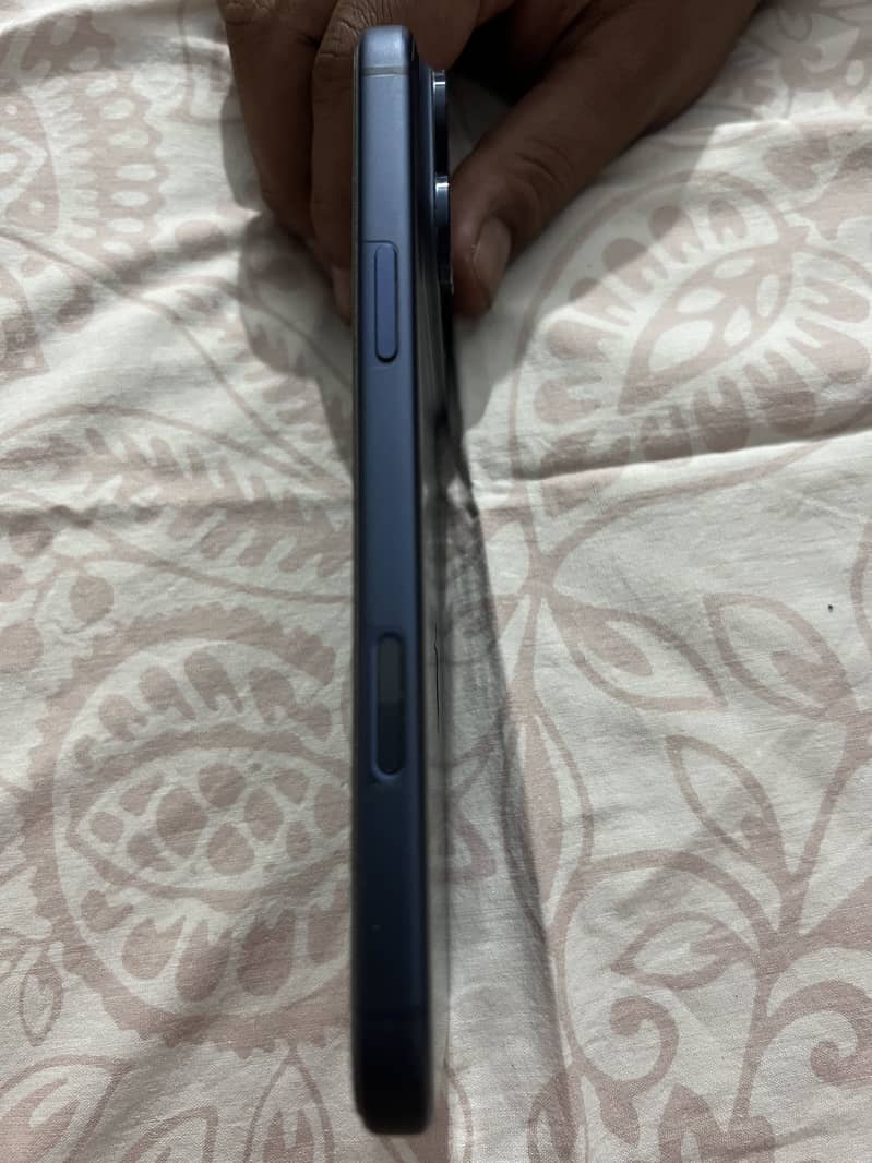 Apple iPhone 17 Pro Max JV phone not blacklisted 2
