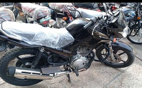 Black beauty ybr 125 Yamaha ybr mashalllah perfect condition