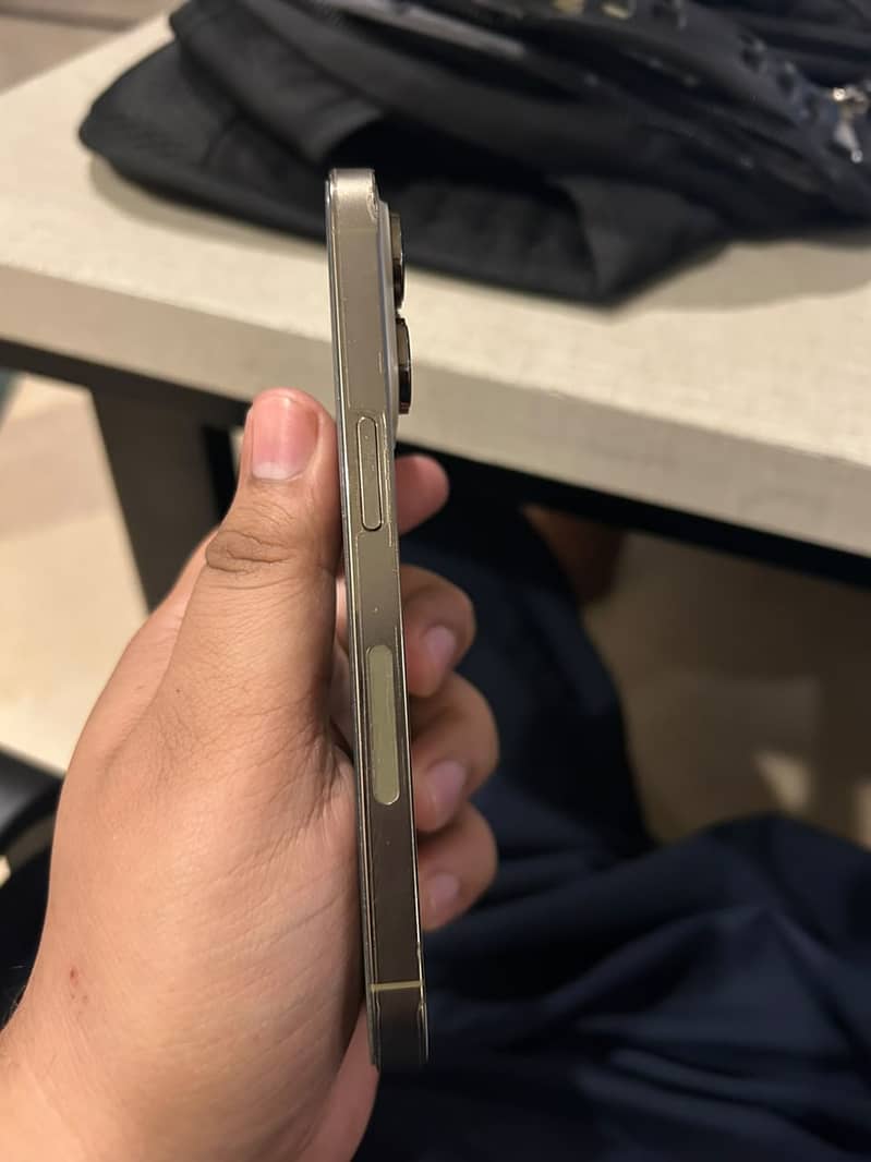 Apple iPhone 14 Pro 1