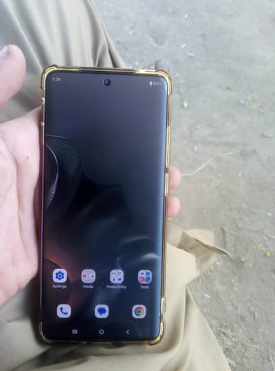 Motorola Edge 2025 only 4 month used 8/256