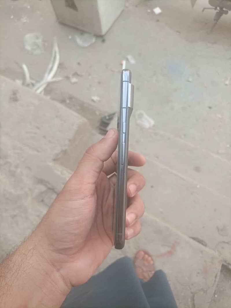 Google Pixel 8 Pro 2