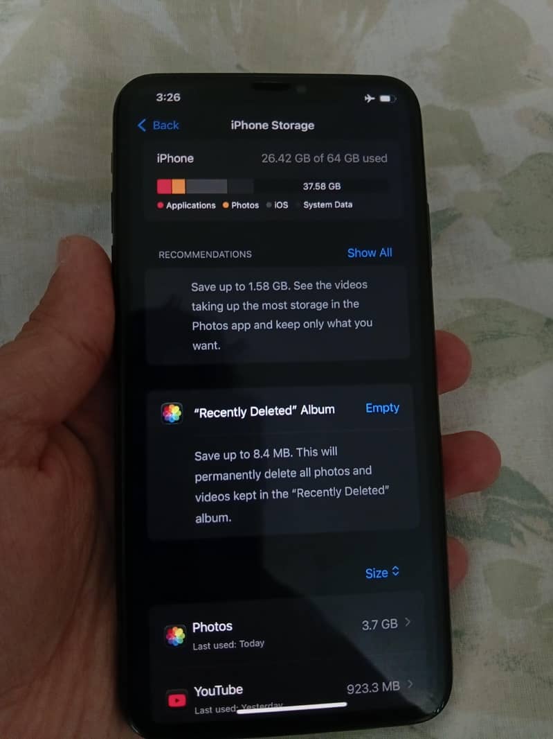 Apple iPhone XS Max 3