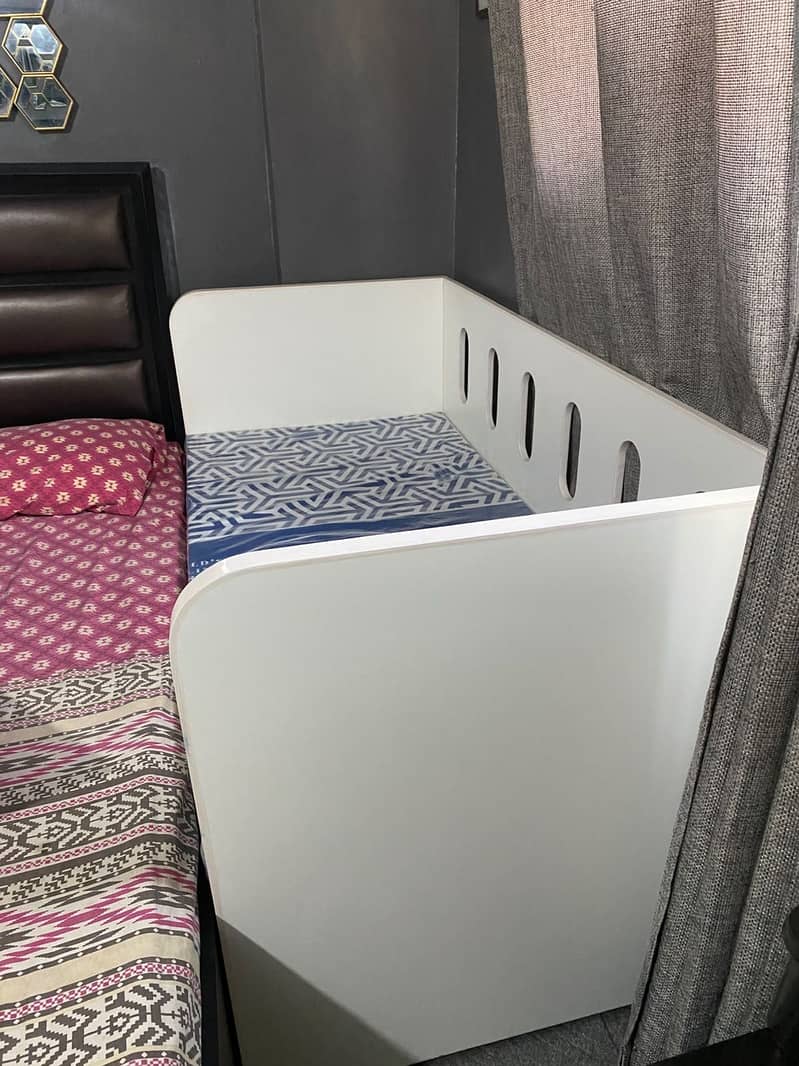 Baby cot bed 1