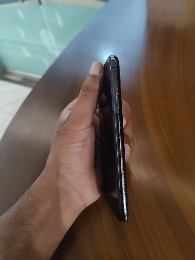 Apple iPhone 11 Pro 2