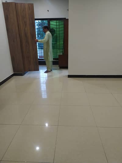 Kanal Upper Portion For Rent in Johar Town A2 Block 3Bed 03029529359