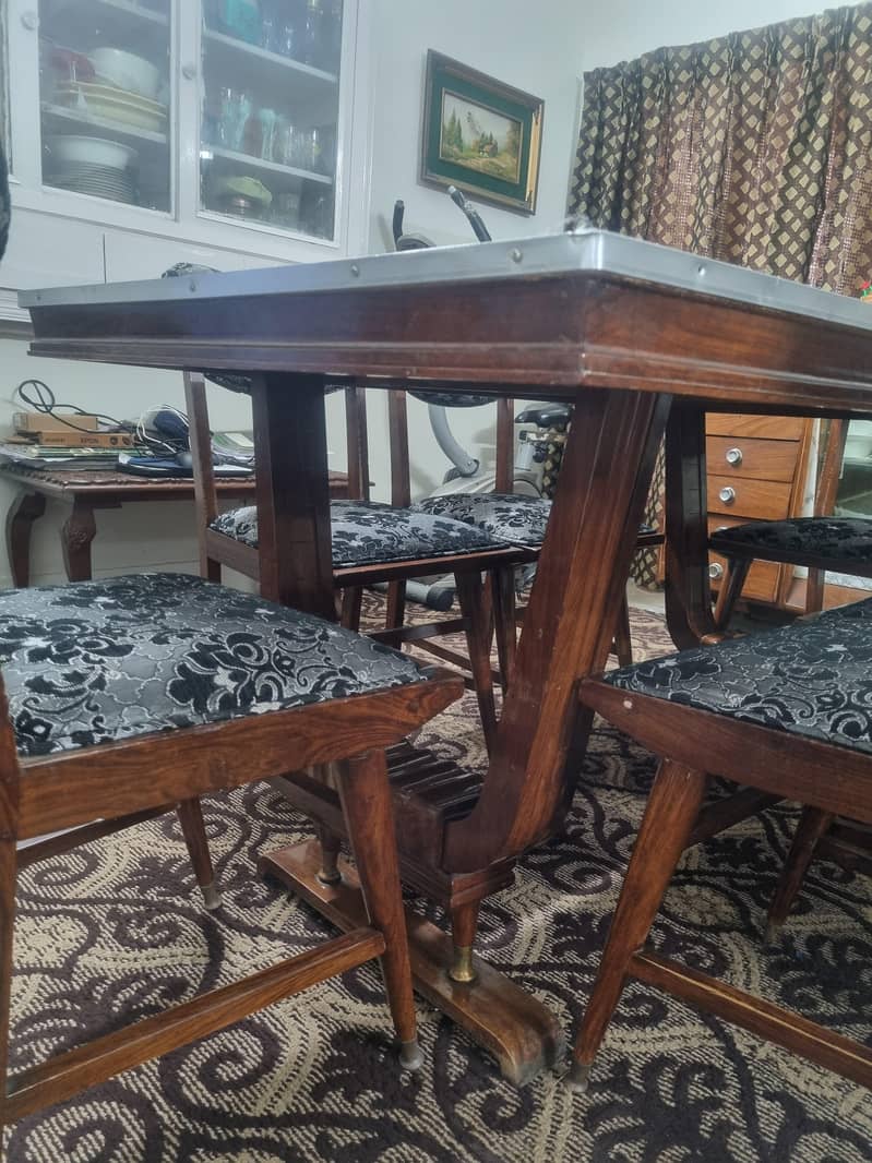DINING TABLE WITH 6 SET CHAIRS 3