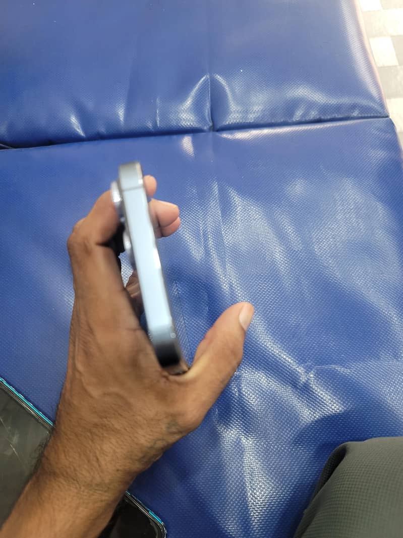 Apple iPhone 13 Pro Max 1