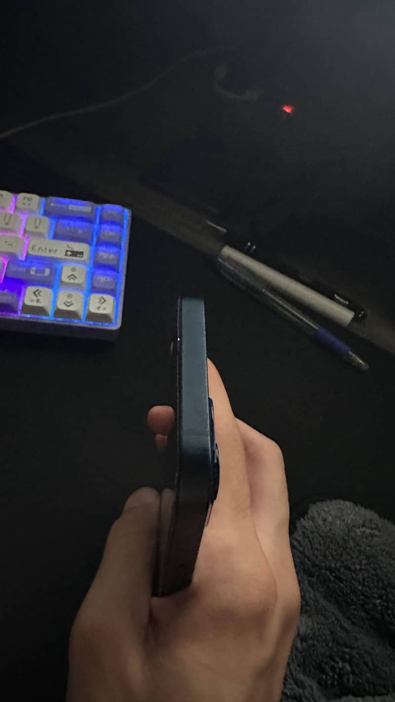 Apple iPhone 13 5