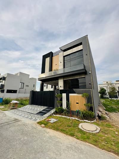 5 Marla Luxury House for Rent Premium Design | Prime Location | Ready to Move In
