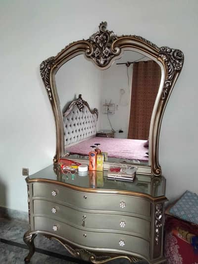 Premium Quality Full Bedroom Set for Sale (Excellent Condition).