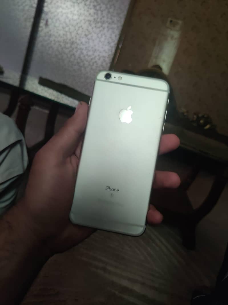 Apple iPhone 6 Plus 1