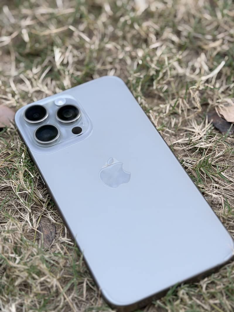 Apple iPhone 15 Pro Max 7